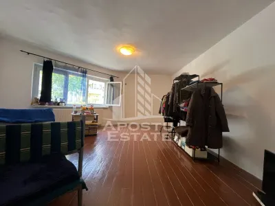 Apartament cu 2 camere, decomandat, parter inalt,centrala proprie - foto 2