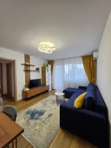 Apartament 3 camere de închiriat, renovat integral, Podu Roș – Bd. Socola - Iasi
