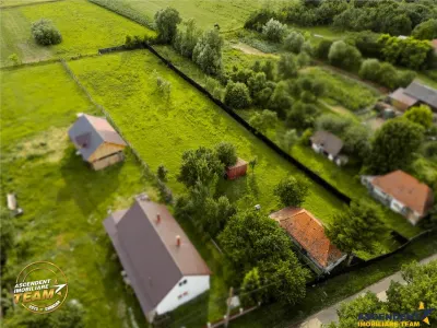 Refugiu autentic in Marcusa, 2.619 mp +casa traditionala, 24 ml Fs, utilitati, liniste, potential la 5 km de Cernat si DN11 - foto 7