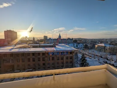 ultracentral vedere Palas, centru 3 camere de inchiriat - foto 4