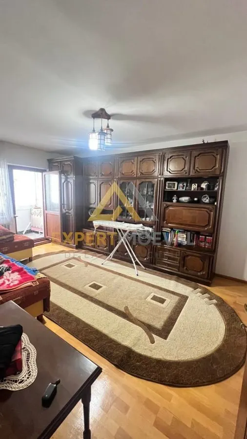 Apartament de inchiriat pe strada Oituz cu 4 camere - foto 1