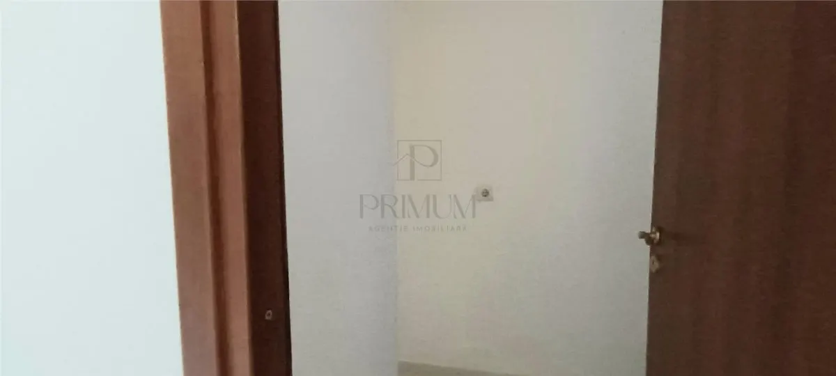Spatiu comercial cu intrare din strada - Central - foto 5
