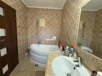 Vila de vanzare   Trapezului - foto 6