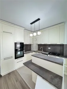 Apartament 3 camere deosebit mobilat si utilat modern in bloc nou - Torontalului - foto 3