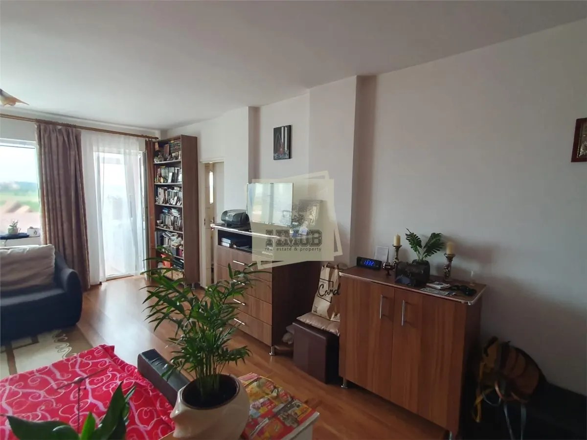 Garsoniera spatioasa etaj 1 cu balcon  Strand 2 - foto 3