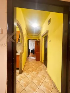 Central, zona liceului Eminescu, apartament 2 camere decomandat - foto 5
