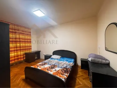 Central, zona liceului Eminescu, apartament 2 camere decomandat - foto 7