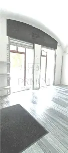 Spatiu comercial renovat cu vitrina - Ultracentral - foto 2