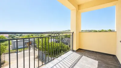 Apartament 2 camere decomandate  Miroslava FAMILY MARKET - Iasi