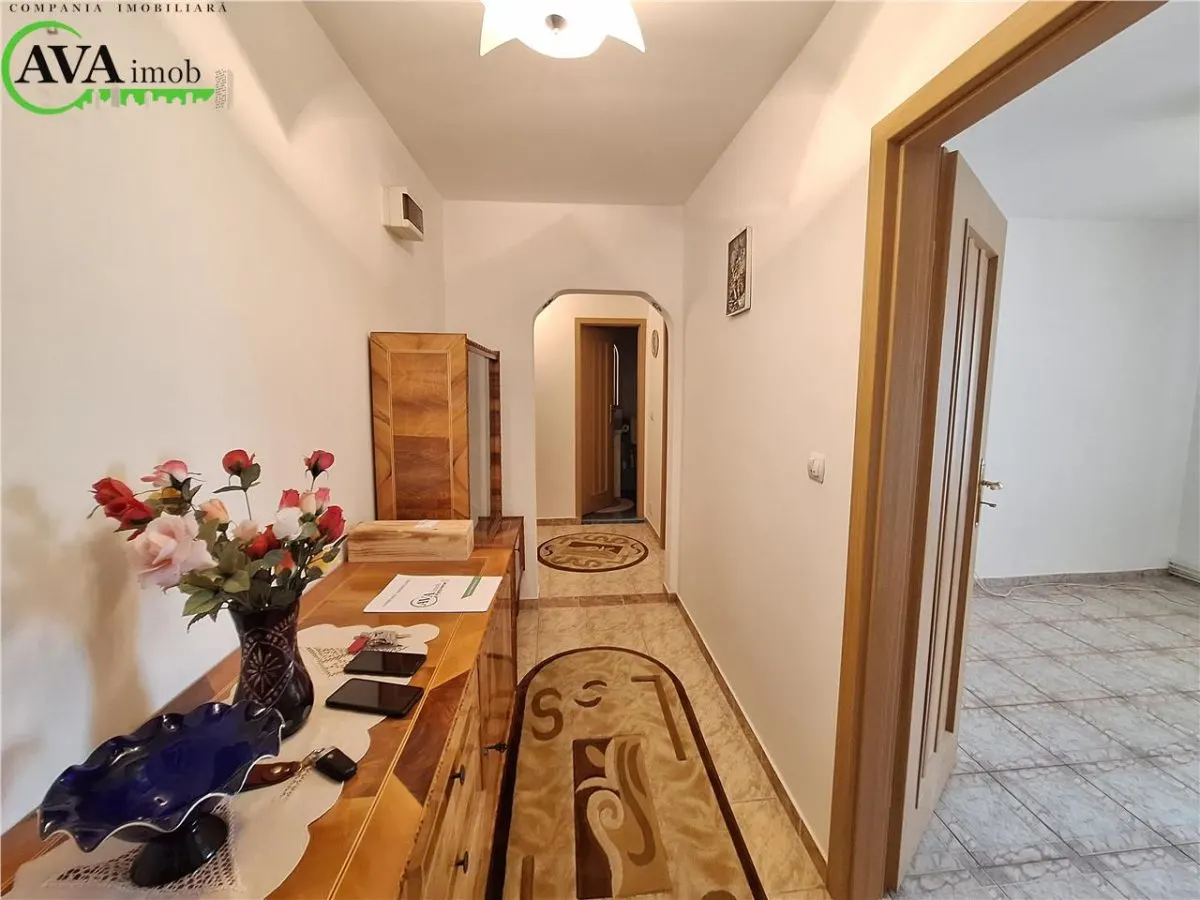 Apartament 2 camere decomandat ,nemobilata, zona Mioritei - foto 1