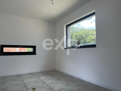 Casă parter cu 3 camere, curte generoasă și liniște deplină – natură și confort - foto 11