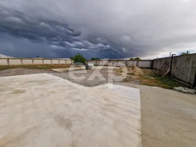 Teren de vanzare  intravilan 700 mp + 800mp livada  Racovița (DB) - Racovita
