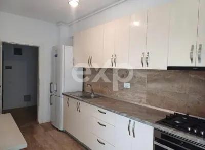 Inchiriere apartament 2 camere Ultracentral, bloc nou - Pitesti