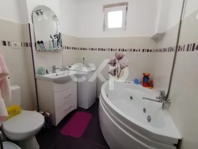 Casă de vânzare – Făgăraș 110 mp ,curte comuna! - foto 11