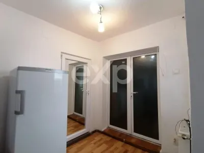 Casă de vânzare – Făgăraș 110 mp ,curte comuna! - foto 8