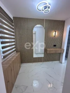Apartament de vânzare – 3 camere , Micro 8 ,et 1 - foto 6