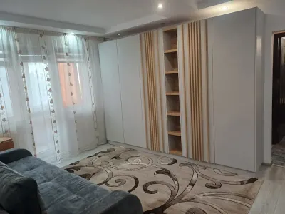 Apartament 2 camere de închiriat – Mircea, etaj 3, centrală termică, aer condiționat - foto 3