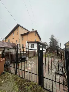 Apartament 110 mp în vilă | Plopii Fără Soț – Bucium | Curte proprie | 2-4 locuri de parcare - foto 3