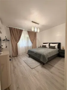 Prima Inchiriere! Centru Hala Centrala , 2 camere , totul nou ! - Iasi
