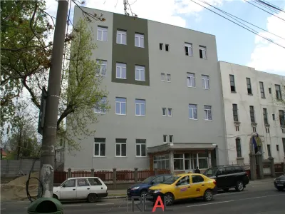 Cladire de birouri de vanzare - foto 2
