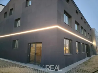 Spatiu comercial - stradal DN1 - showroom + depozitare - foto 2