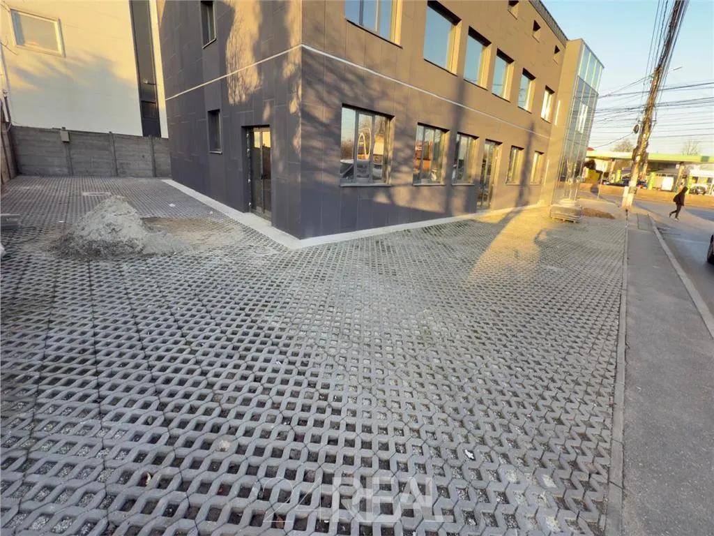 Spatiu comercial - stradal DN1 - showroom + depozitare - foto 12