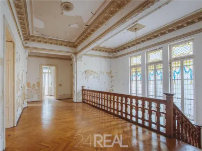 Vanzare vila interbelica in zona stradala, ultracentrala - Bucuresti