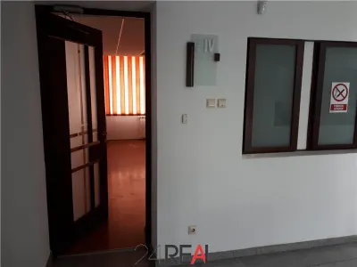 Spatii de inchiriat pentru birou, 150 mp + Terasa 70 mp - foto 3