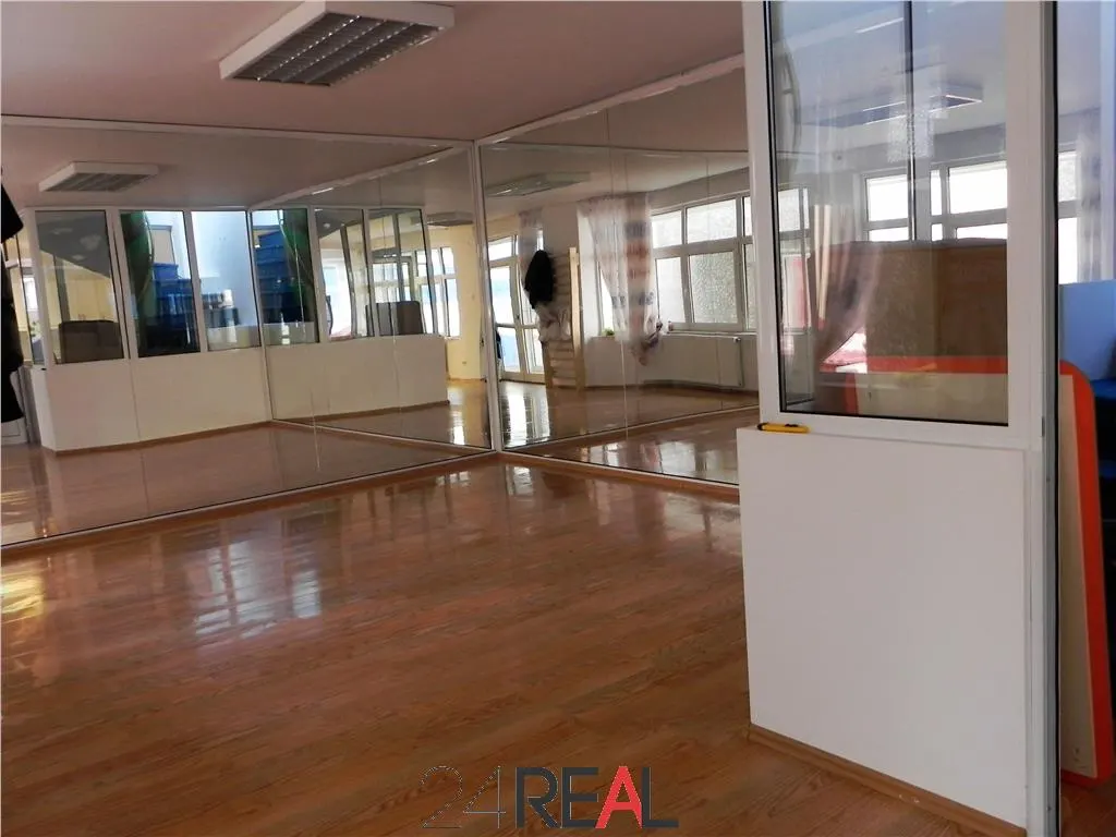 Inchiriere spatiu birouri 145mp+85 mp terasa langa metrou Aurel Vlaicu - foto 3