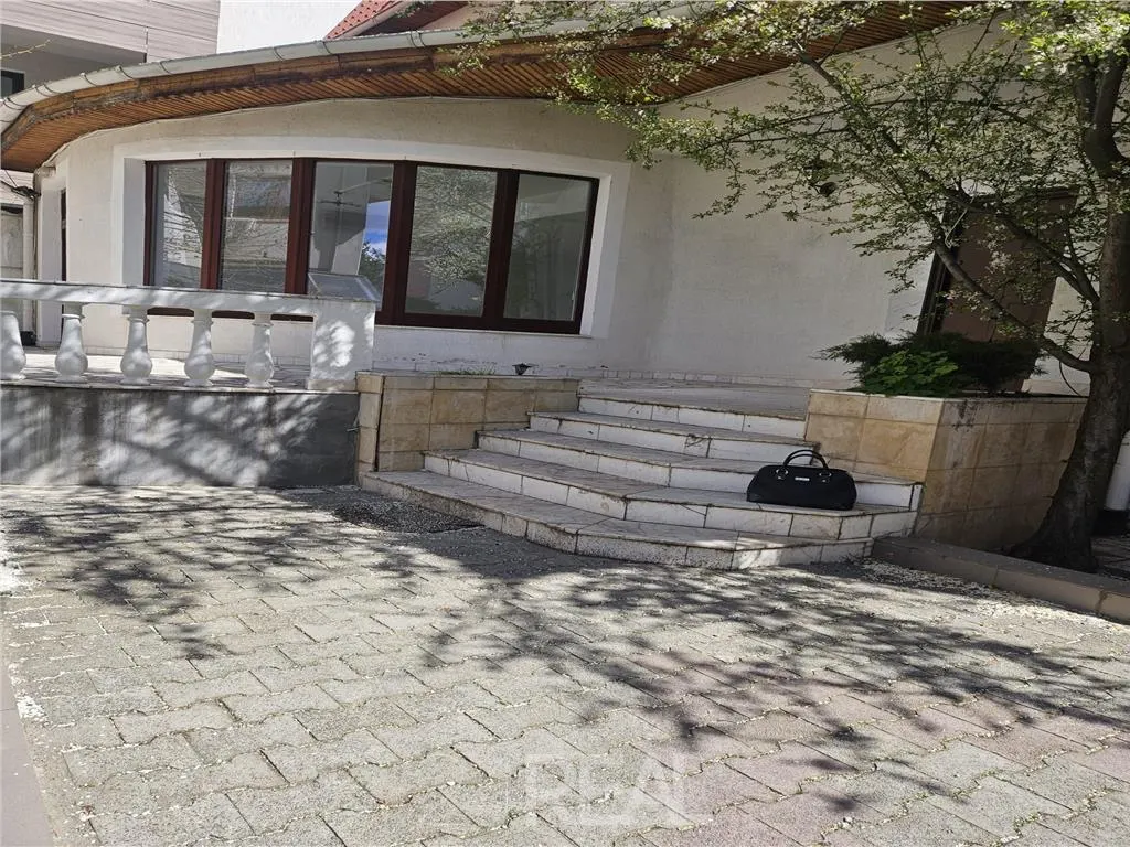 Inchiriere vila metrou Aurel Vlaicu - pretabil birouri/salon/clinica - foto 5