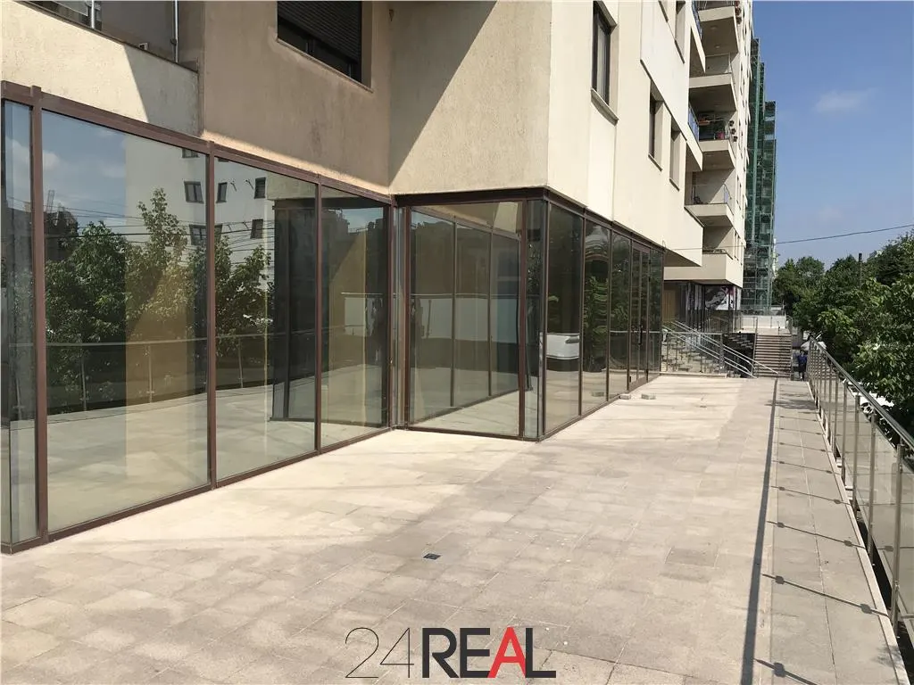 Vanzare spatiu comercial showroom birouri 258 mp + 135 mp terasa - foto 1