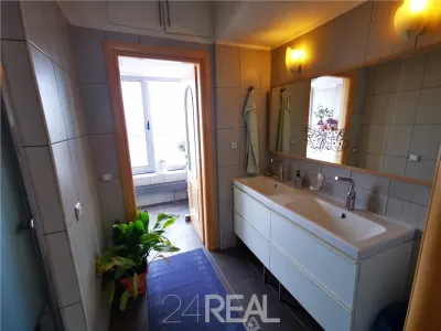 Inchiriere apartament si terasa, in strada Toamnei - foto 11