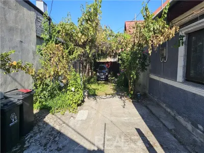De vanzare - casa si curte mare in zona Metroului Republica - foto 20