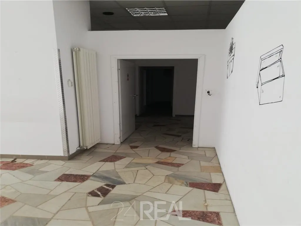 De vanzare spatiu comercial in zona intens circulata - foto 8