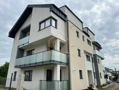 Apartament cu 3 camere in Livada semifinisat - Baia Mare