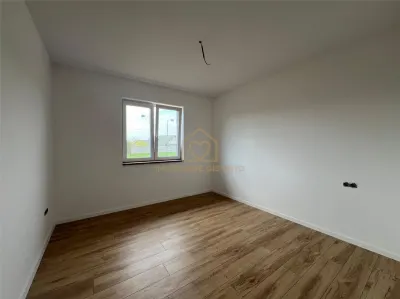 Casa finisata cu 3 dormitoare - foto 4