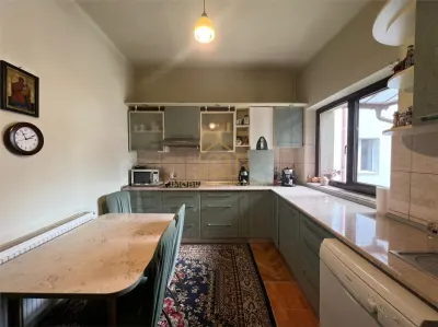 Casa cu 3 camere in zona parcului Regina Maria - foto 4