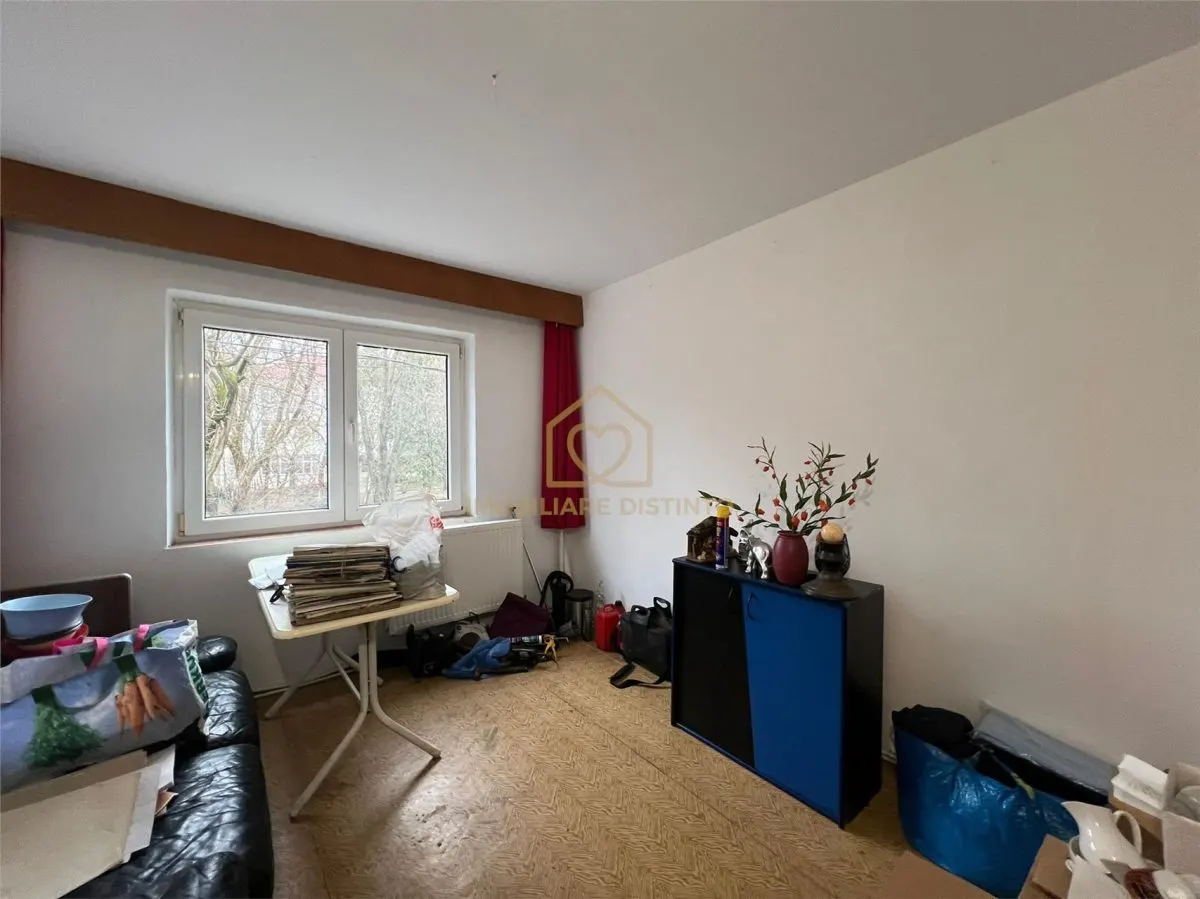 Apartament cu  4 camere si garaj zona centrala - foto 5