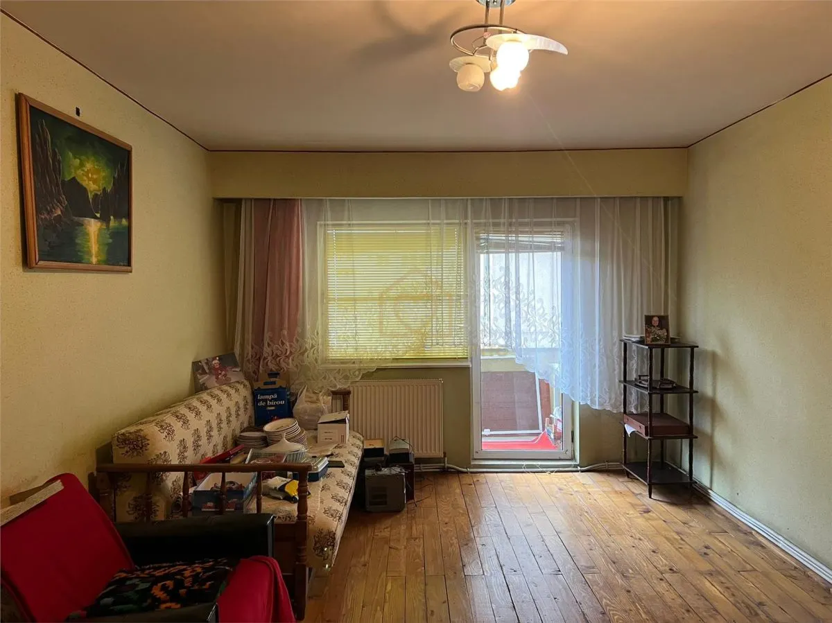Apartament cu 4 camere zona Moldovei - foto 2