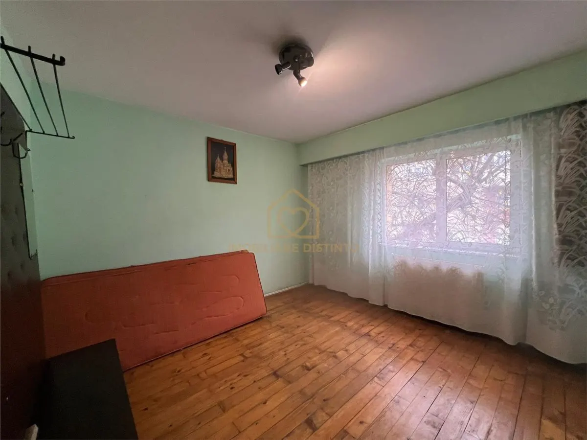 Apartament cu 4 camere zona Moldovei - foto 3