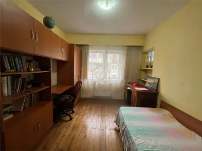 Apartament cu 4 camere zona Moldovei - foto 7