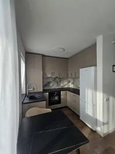 Inchiriez apartament cu 2 camere - foto 3