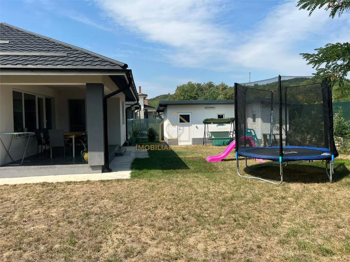 Casa cu doua dormitoare in Tautii magheraus zona centrala - foto 5