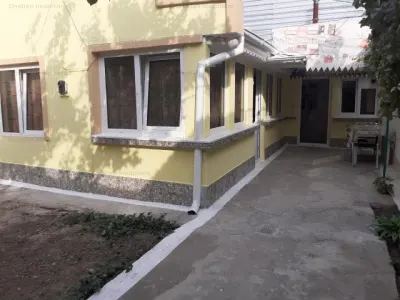 Zona Dorobanti Casa Foarte Buna si Mobilata ,caramida 62mp utili - Braila