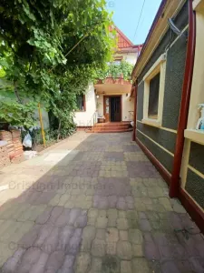 Casa Pretabila 2 familii, suprafata teren 290 mp, toate utilitatile, zona Centrala - Braila
