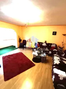 ETAJ 1, ap 3 camere Decomandat ,Buzaului 83mp - foto 3