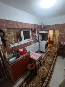 Casa Chercea, doua corpuri cladire, 3 camere, suprafata 256 mp - foto 4