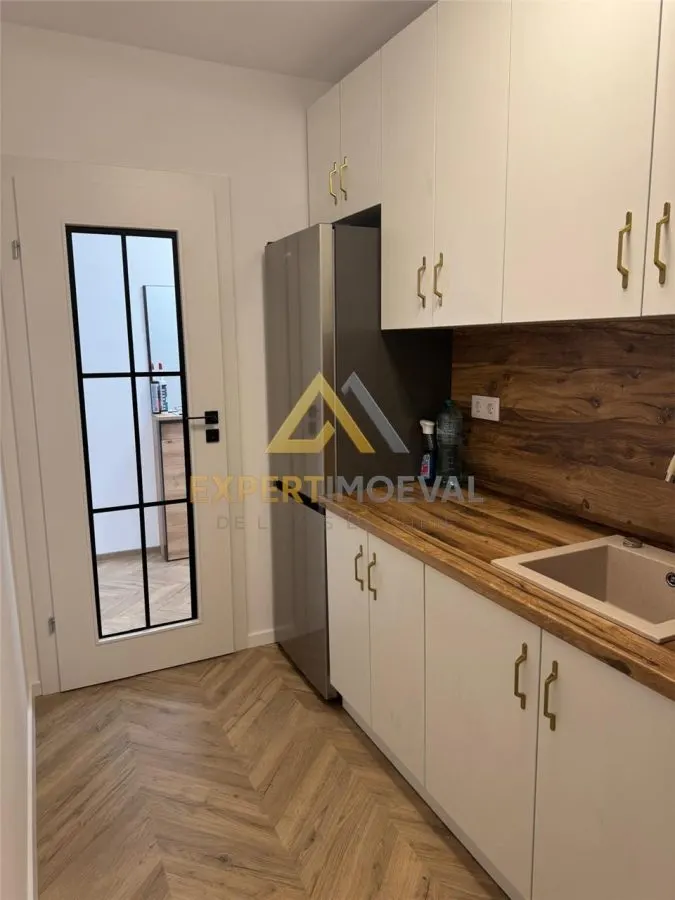 Apartament de vanzare - foto 1