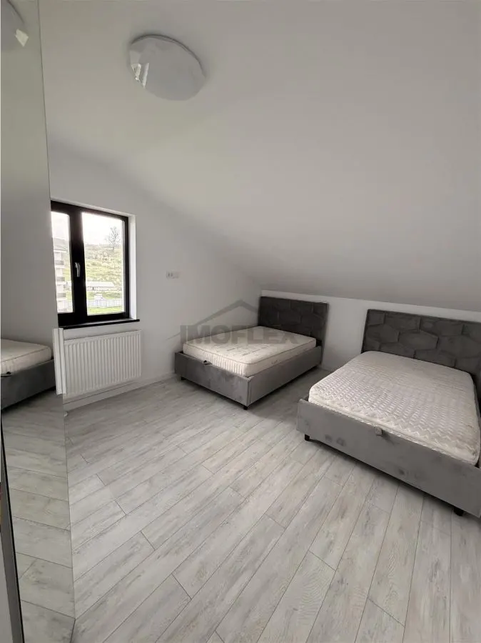 Apartament de vanzare - La Stejari - mobilat partial - foto 6
