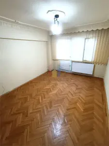VEZI VIDEO! 2 camere 55 mp + Boxa 5 mp confort 1 Decomandat, etaj 2, Calarasilor - vedere stradala - Braila